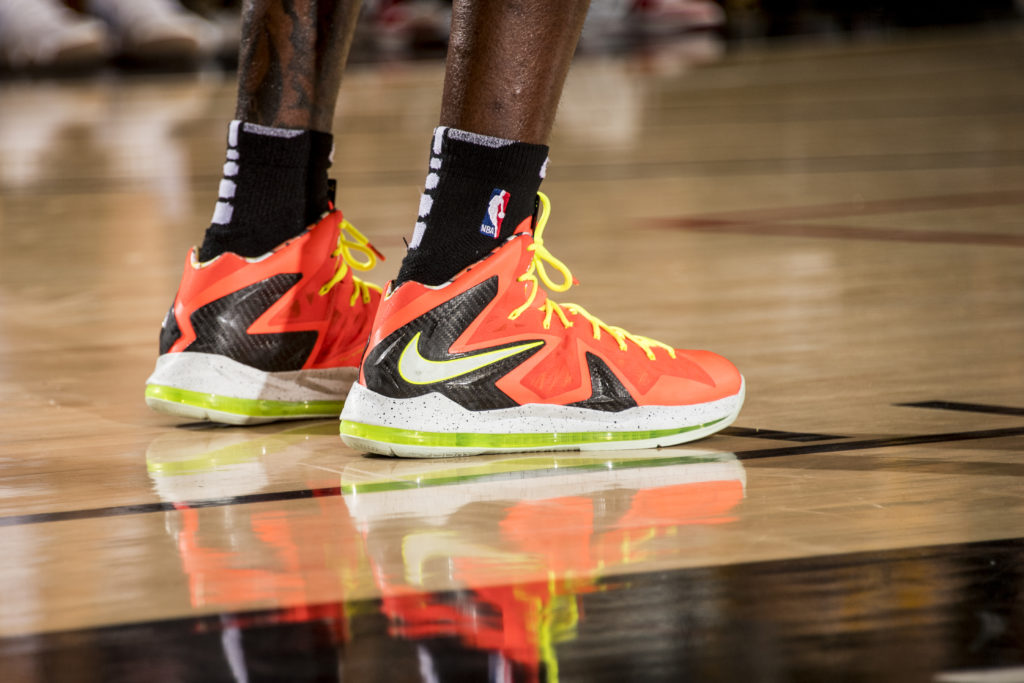 peach jam lebron 10